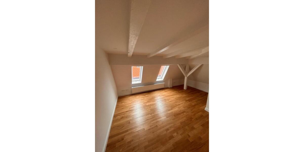 Dachgeschoßwohnung Stuttgart Bad Cannstatt - 5 Zimmer, 145 m&sup2;, 2.660&euro; | Angebot:26384372
