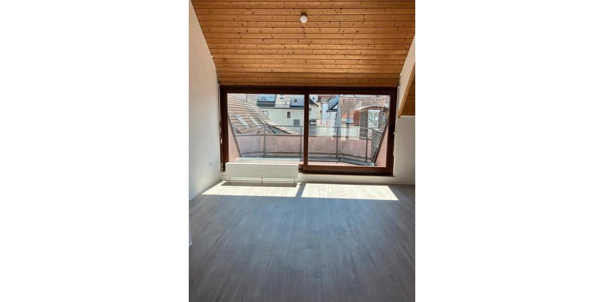 Dachgeschoßwohnung Kornwestheim - 3 Zimmer, 114 m&sup2;, 1.441&euro; | Angebot:22042128