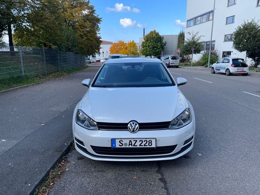 VW Golf 114.600 km 12.500 € Stuttgart 70376