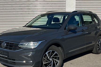 VW Tiguan 289.500 km 15.900 &euro; Hildrizhausen /Stuttgart 71157