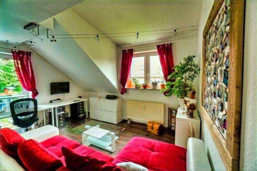 Neuwertige, zentral gelegene Wohnung in Herrenberg. Schnell in der Altstadt und zur S-Bahn.