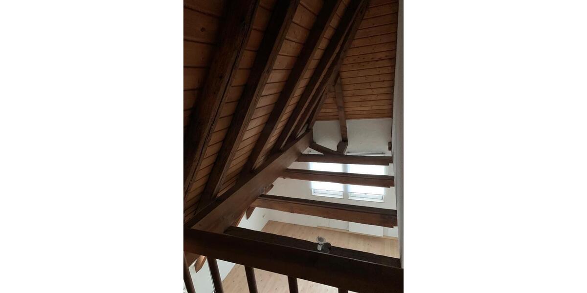 Dachgeschoßwohnung Ludwigsburg Hoheneck - 2.5 Zimmer, 70 m&sup2;, 219.000&euro; | Angebot:26844883