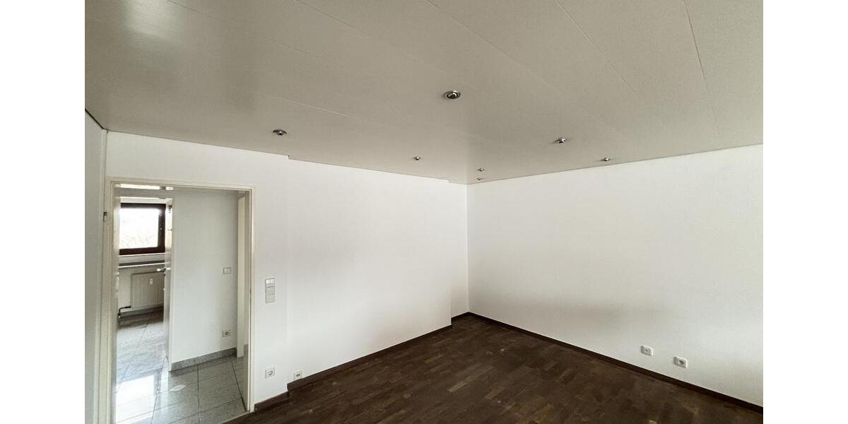 Etagenwohnung Freiberg am Neckar - 3 Zimmer, 75 m&sup2;, 249.000&euro; | Angebot:25512743