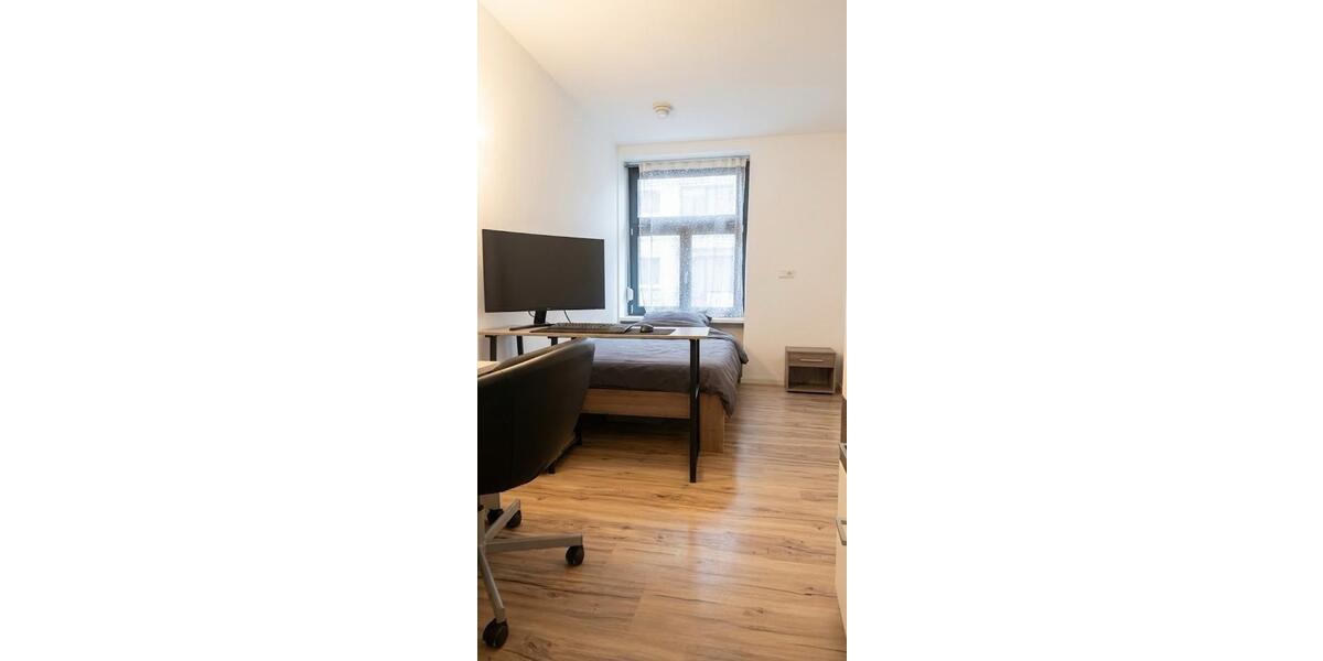 Helles 16m² Zimmer in 4er WG ab 01.02 (ab 1 Jahr) 1 zimmer