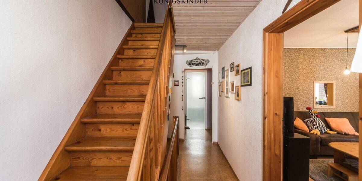 NEU: PROVISIONSFREI! Sehr schöne Doppelhaushälfte mit großem Garten und Garage - sofort bezugsfrei!! 5 zimmer