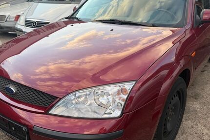 Ford Mondeo 93.000 km 2.800 &euro; Stuttgart 70437