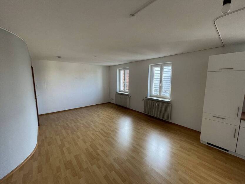 PRAKTISCH UND GEMÜTLICH! Neu gestaltbares Appartement in urbaner Zentrumslage - kurze Wege für alle Besorgungen!