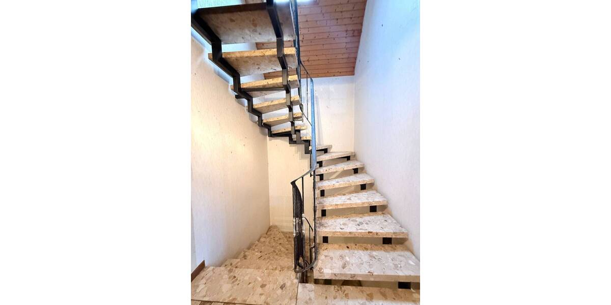 Mehrfamilienhaus, Wohnhaus Böblingen Dagersheim - 8 Zimmer, 208 m&sup2;, 389.000&euro; | Angebot:26787384