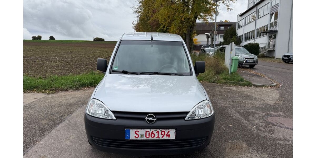 Opel Combo 63.000 km 5.949 € Fellbach 70736