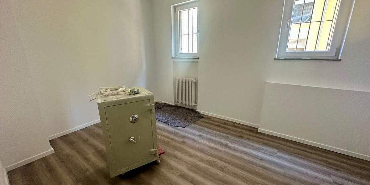 Etagenwohnung Stuttgart Ost - 3 Zimmer, 126 m&sup2;, 1.800&euro; | Angebot:25674459
