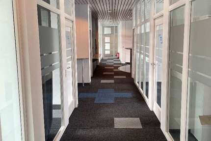 Büro in Gärtringen 2.000 € 300 m²