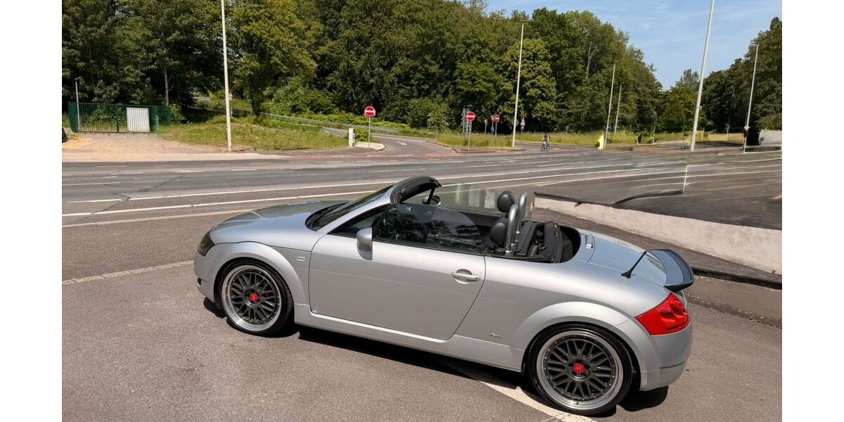 Audi TT 298.000 km 4.950 &euro; Ludwigsburg 71642