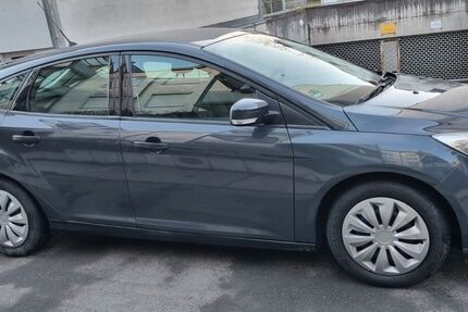 Ford Focus 88.000 km 8.300 &euro; Stuttgart 70499