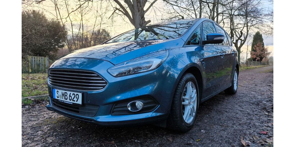 Ford S-Max 95.777 km 18.450 € Stuttgart 70378