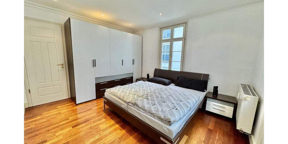 Etagenwohnung Stuttgart Mitte - 5 Zimmer, 130 m&sup2;, 2.340&euro; | Angebot:24453424