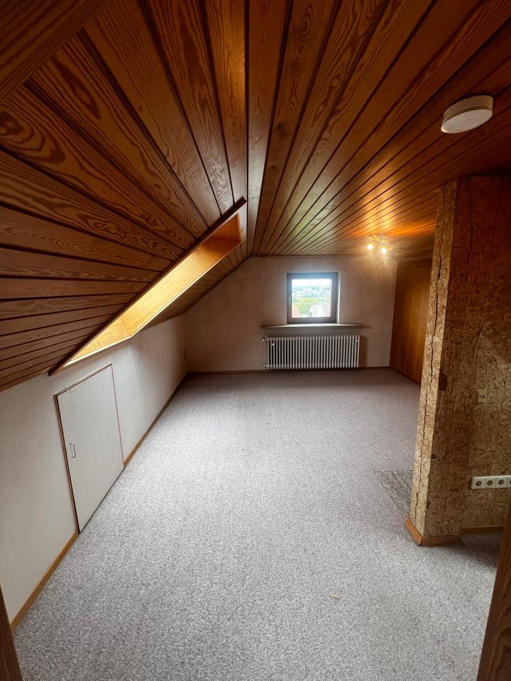 TOP-LAGE REIHENENDHAUS, GROßER GARTEN, GARAGE, KÜ, BAD, GÄSTE-WC,