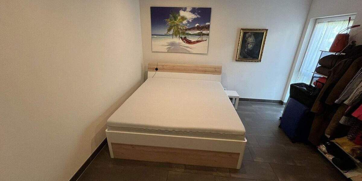 Freistehendes Einfamilienhaus mit Wellnessbereich, Einliegerwohnung und Doppelgarage in Kornwestheim 8 zimmer