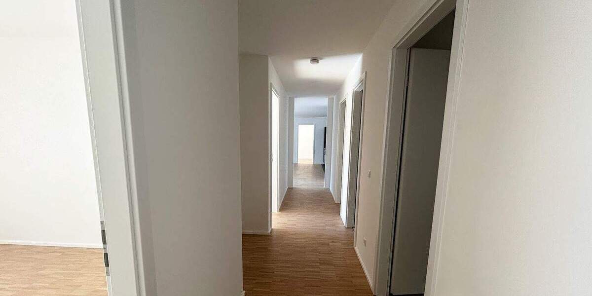 Etagenwohnung Stuttgart Untertürkheim - 4 Zimmer, 104 m&sup2;, 1.790&euro; | Angebot:23059546