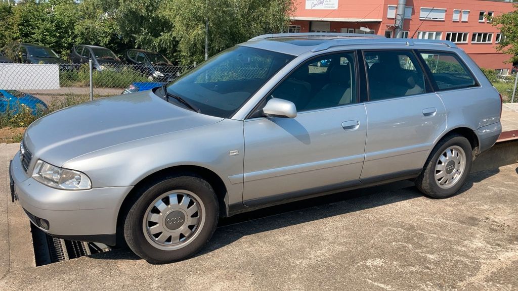 Audi A4 190.000 km 1.000 € Neuffen 72639