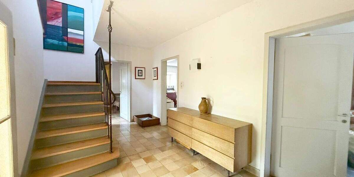 Mehrfamilienhaus, Wohnhaus Stuttgart Degerloch - 7 Zimmer, 240 m&sup2;, 1.590.000&euro; | Angebot:25704692