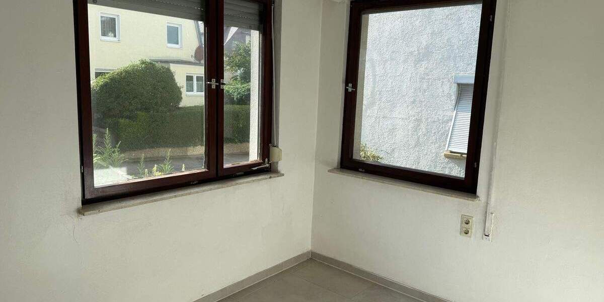 Mehrfamilienhaus, Wohnhaus Stuttgart Stammheim - 7 Zimmer, 135 m&sup2;, 585.000&euro; | Angebot:25704057