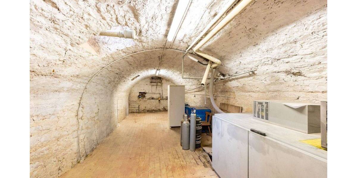 Mehrfamilienhaus, Wohnhaus Besigheim - 7 Zimmer, 340 m&sup2;, 549.000&euro; | Angebot:26731172
