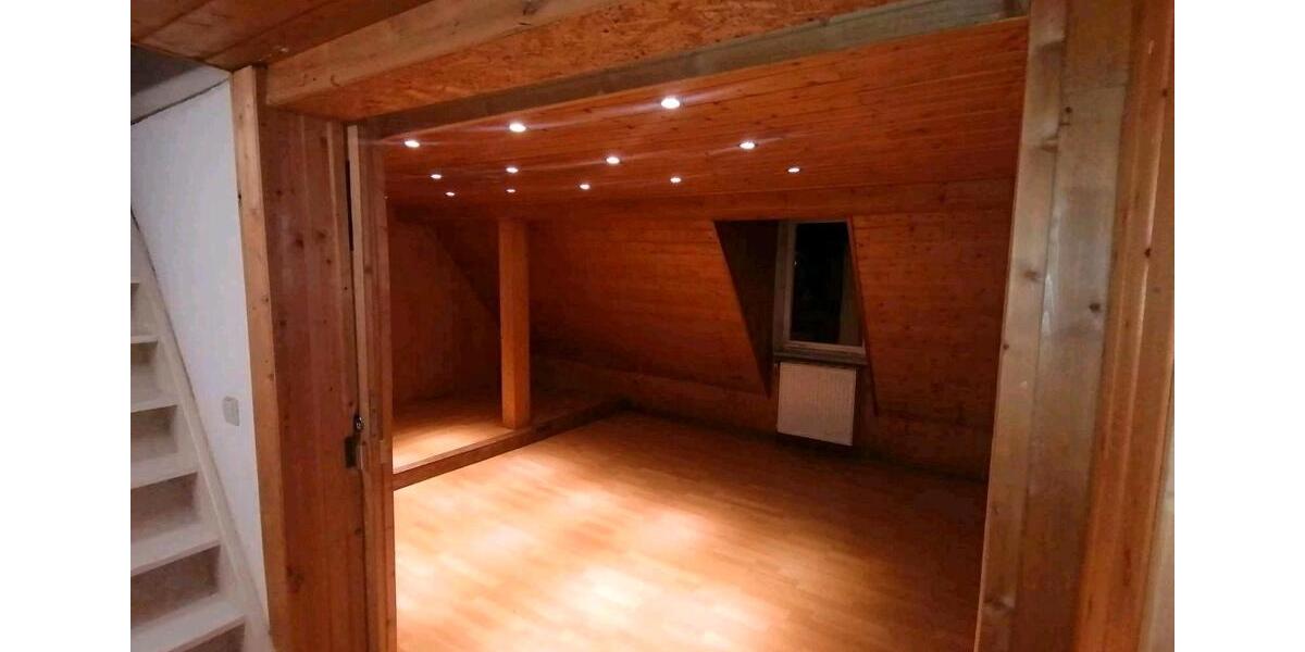 Doppelhaushälfte Nürtingen - 13 Zimmer, 210 m&sup2;, 430.000&euro; | Angebot:26786022