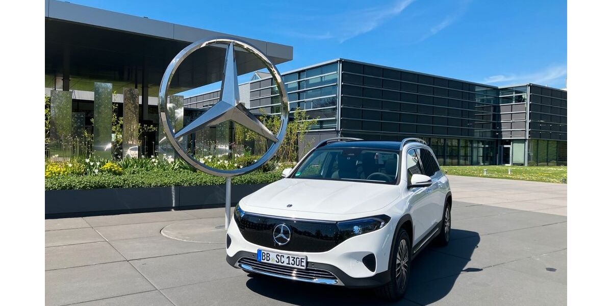 Mercedes-Benz EQB 8.000 km 51.490 € Böblingen 71034