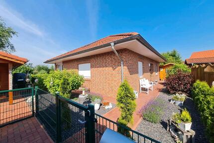 Walmdachbungalow im