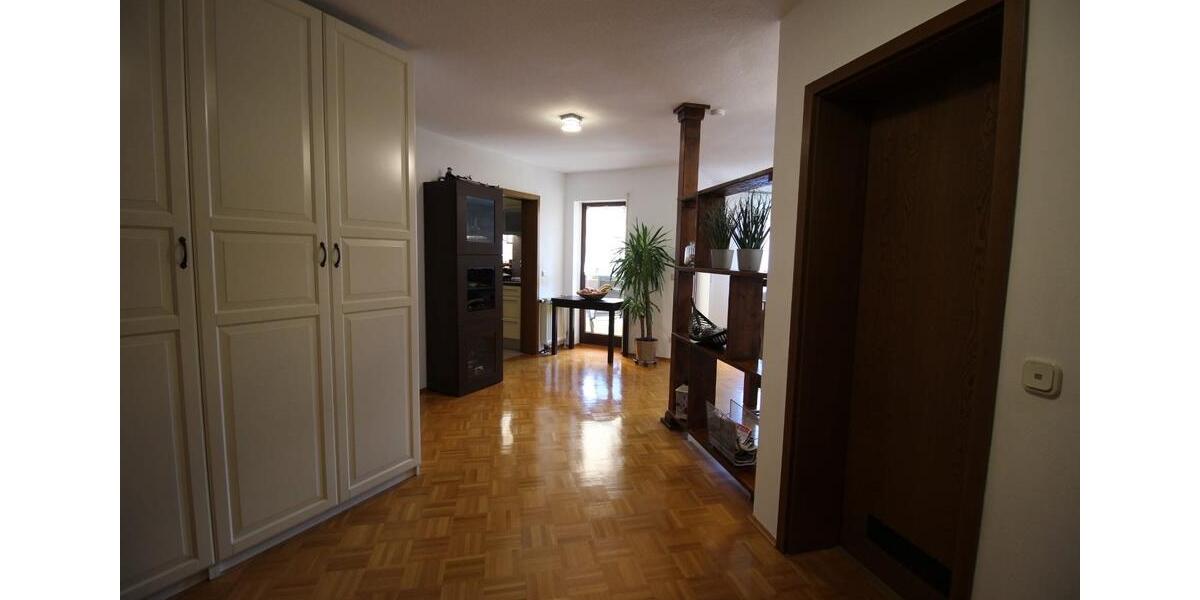 Etagenwohnung Böblingen Dagersheim - 3 Zimmer, 80 m&sup2;, 1.350&euro; | Angebot:26230211