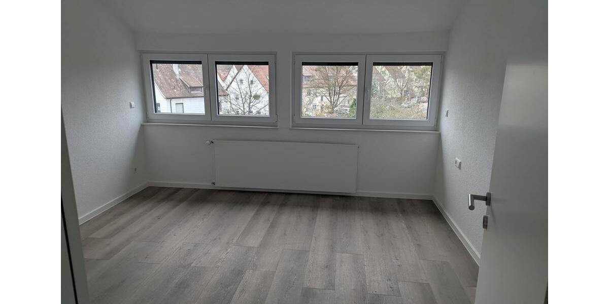 Dachgeschoßwohnung Stuttgart Feuerbach - 3 Zimmer, 76 m&sup2;, 1.500&euro; | Angebot:25022189