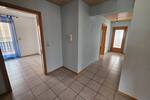 ++Haus mit 2 Wohnungen, Balkon, Küche und große Doppelgarage