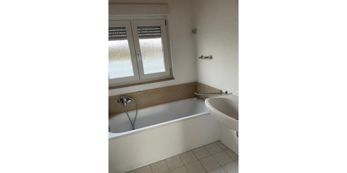 Dachgeschoßwohnung Stuttgart Zuffenhausen - 2 Zimmer, 45 m&sup2;, 900&euro; | Angebot:24224524