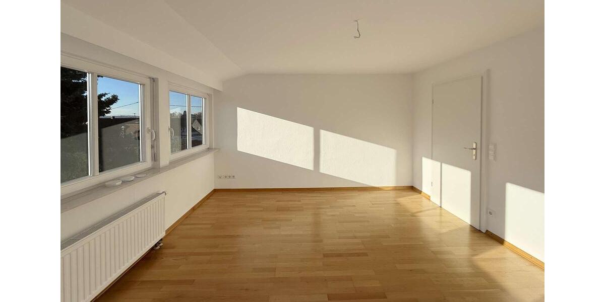 Einfamilienhaus Nürtingen - 5.5 Zimmer, 175 m&sup2;, 2.700&euro; | Angebot:24571134