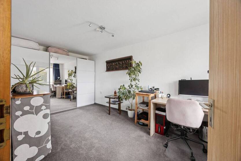 2-Zimmer-Wohnung mit 64 m² in zentraler Lage von Eglosheim