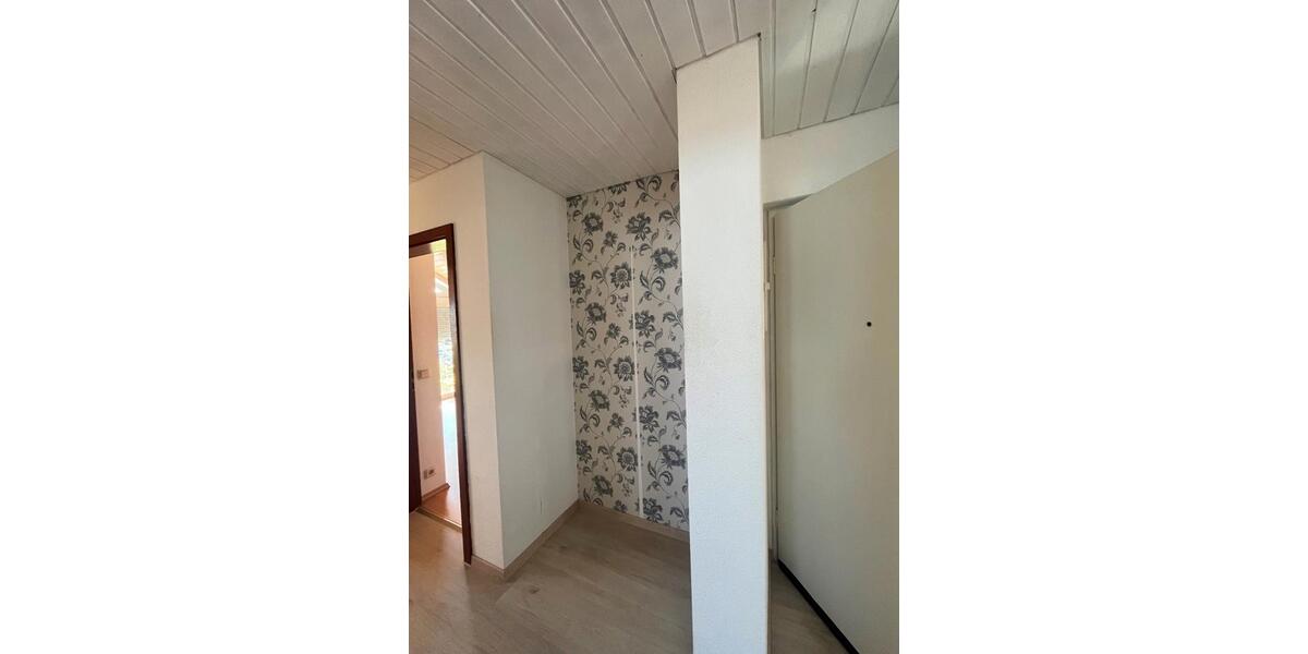 Dachgeschoßwohnung Fellbach Oeffingen - 4 Zimmer, 90 m&sup2;, 1.300&euro; | Angebot:26130840