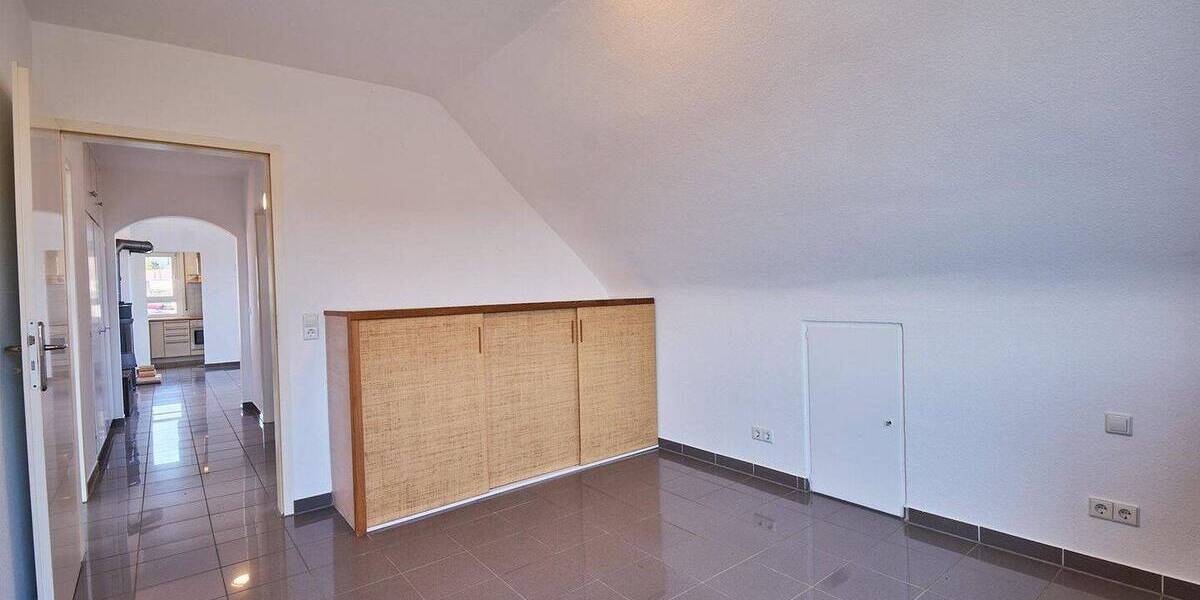 Etagenwohnung Esslingen Sulzgries - 4 Zimmer, 105 m&sup2;, 359.000&euro; | Angebot:26385749