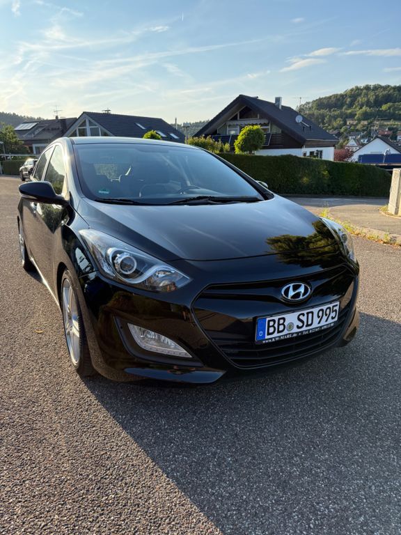 i30