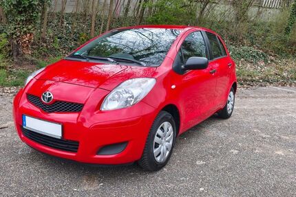 Toyota Yaris 215.580 km 1.800 &euro; Stuttgart 70439