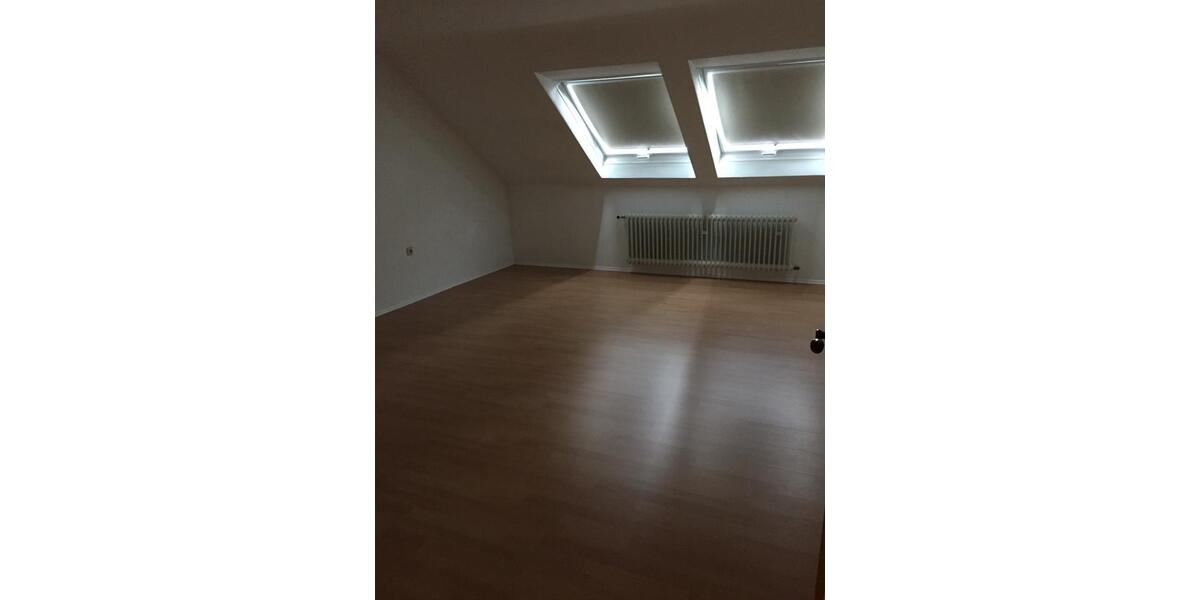 Dachgeschoßwohnung Böblingen Dagersheim - 3.5 Zimmer, 88 m&sup2;, 320.000&euro; | Angebot:26180306