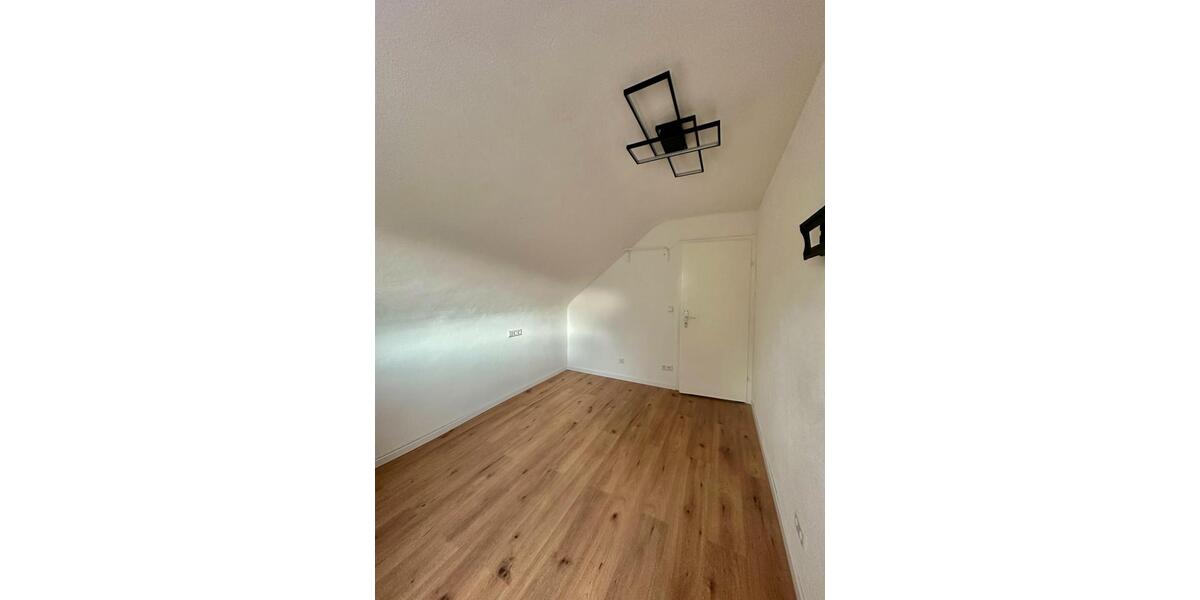 Dachgeschoßwohnung Remseck am Neckar - 2 Zimmer, 50 m&sup2;, 800&euro; | Angebot:26448116