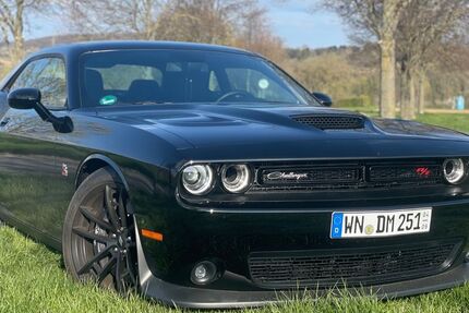 Dodge Challenger 18.000 km 44.000 &euro; Fellbach 70736