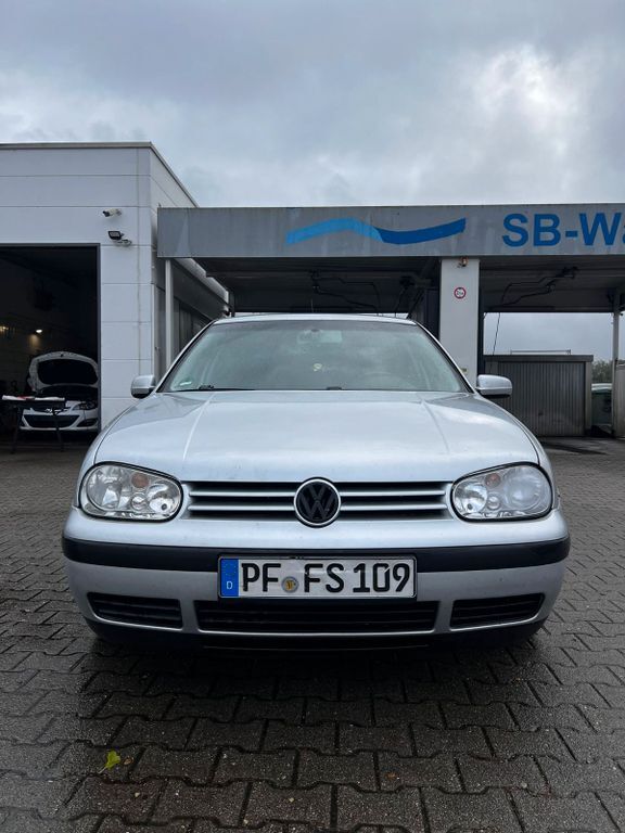 VW Golf 150.000 km 1.800 € Mühlacker 75417