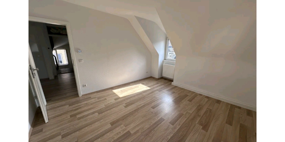Dachgeschoßwohnung Stuttgart Hedelfingen - 3.5 Zimmer, 58 m&sup2;, 1.000&euro; | Angebot:24859694