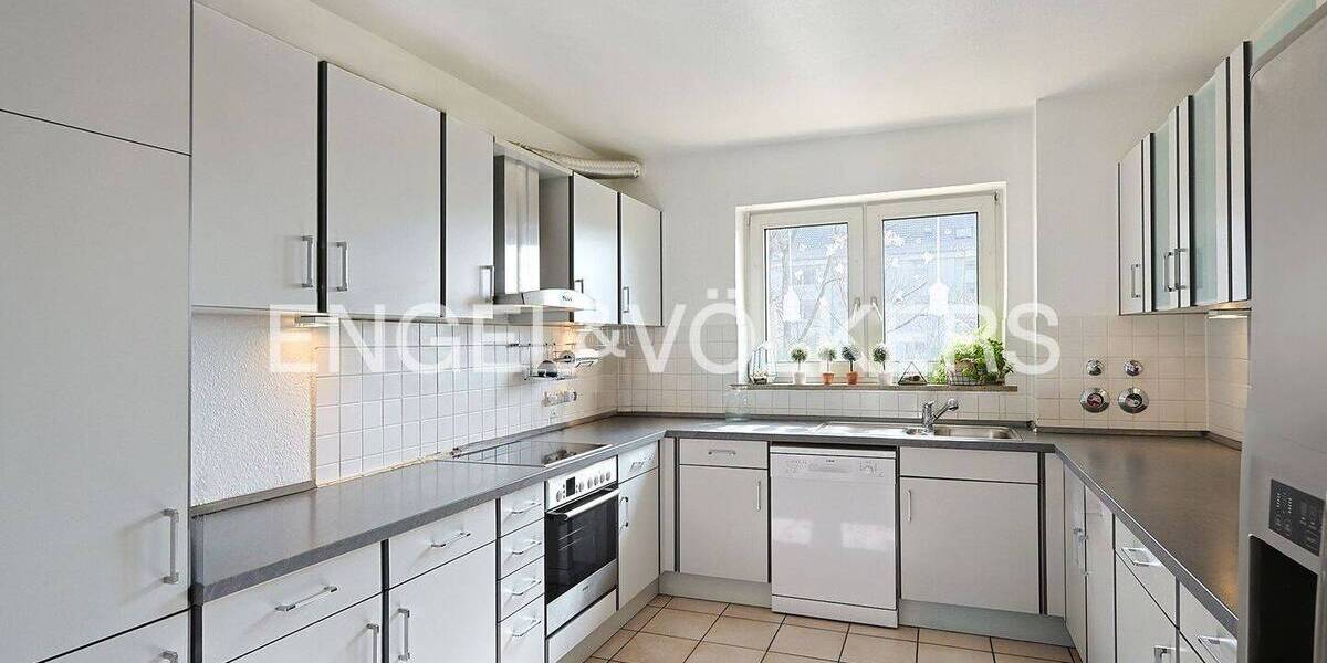 Etagenwohnung Ludwigsburg Süd - 4 Zimmer, 126 m&sup2;, 490.000&euro; | Angebot:26141181