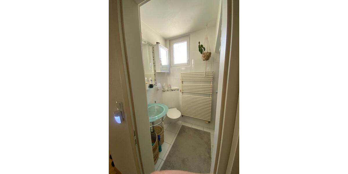 Dachgeschoßwohnung Stuttgart Luginsland - 2 Zimmer, 50 m&sup2;, 750&euro; | Angebot:26297555