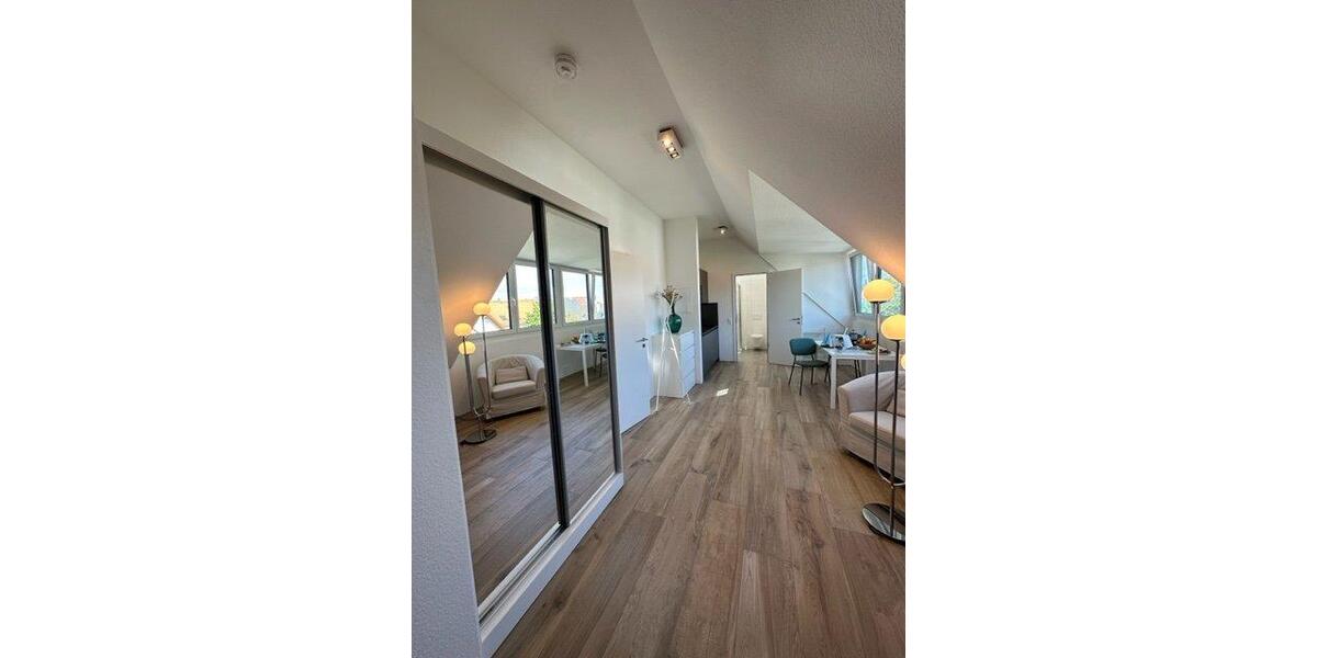 Dachgeschoßwohnung Stuttgart Fasanenhof-Ost - 1 Zimmer, 30 m&sup2;, 1.200&euro; | Angebot:25999504