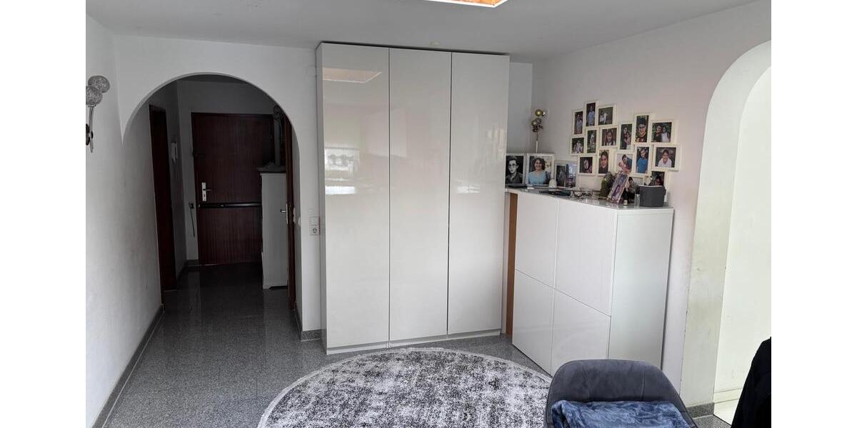 Schöne 4,5 Zimmer Wochnung mit Tollem Schnitt -Stilvoll Wohne 4 zimmer