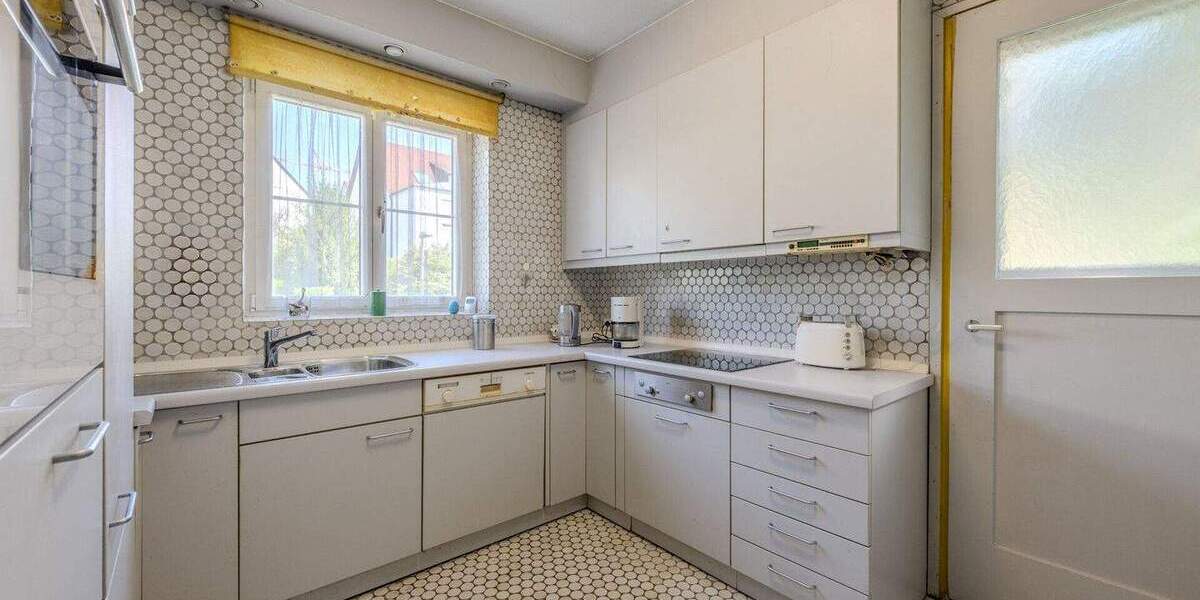 Mehrfamilienhaus, Wohnhaus Stuttgart / Feuerbach Feuerbach - 8 Zimmer, 180 m&sup2;, 795.000&euro; | Angebot:25096699