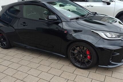 Toyota Yaris 15.000 km 36.900 € Esslingen am Neckar 73733